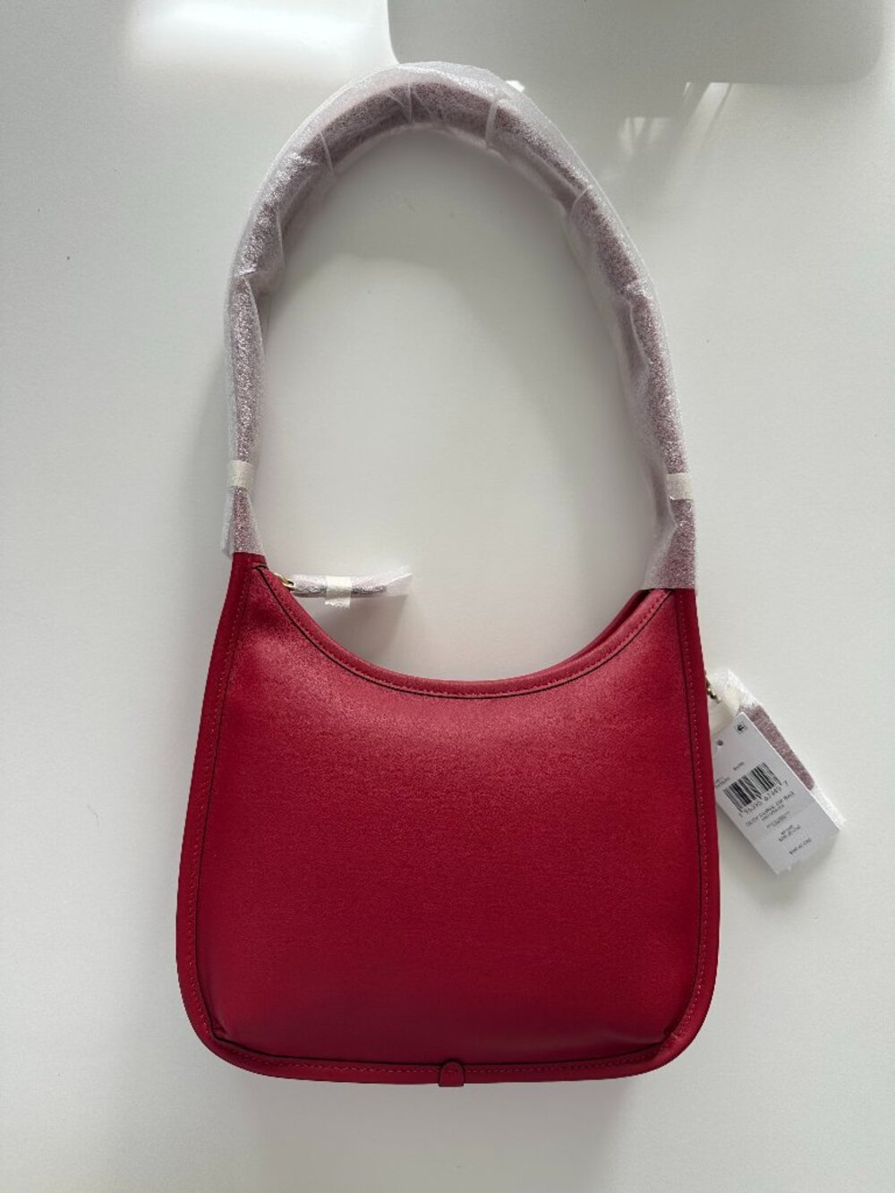 NWT Coach Curve Zip Bag Ruby Glovetanned Leather CAF11
